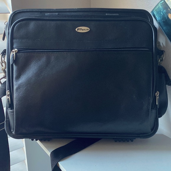 Targus Bags Targus Laptop Carrying Case Briefcase Poshmark